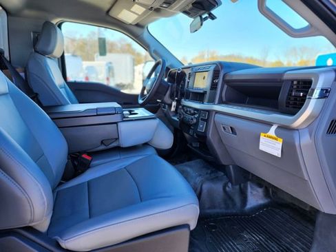 New 2024 Ford F550 4x4 Regular Cab Super Duty image 10