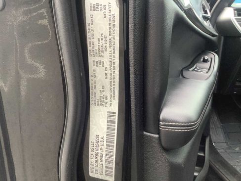 Used 2024 Jeep Grand Cherokee L Limited w/ Luxury Tech Group II image 21