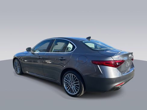 Used 2017 Alfa Romeo Giulia Ti w/ TI Performance Package image 5