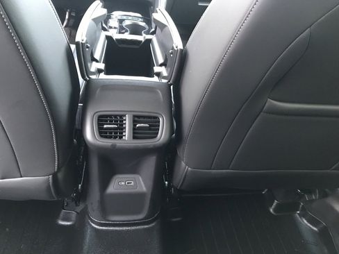 Used 2022 Buick Envision Essence w/ Technology Package I image 16