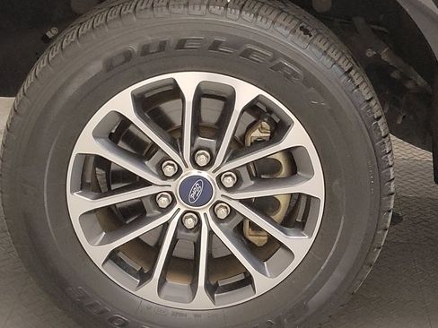 Used 2018 Ford F150 Lariat image 31