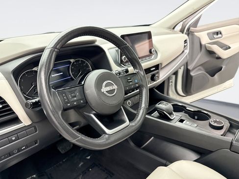 Used 2023 Nissan Rogue SV w/ SV Premium B Package image 10