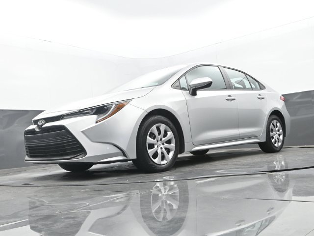 Used 2023 Toyota Corolla LE FWD image 27