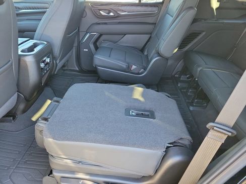 Used 2024 GMC Yukon Denali w/ Denali Reserve Package image 15