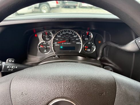 Used 2020 Chevrolet Express 3500 LT w/ LT Preferred Equipment Group image 16