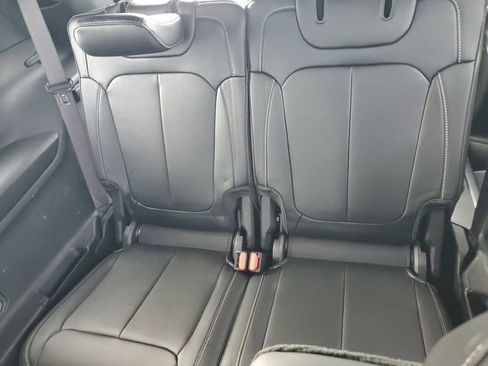 Used 2025 Jeep Grand Cherokee L Limited image 11