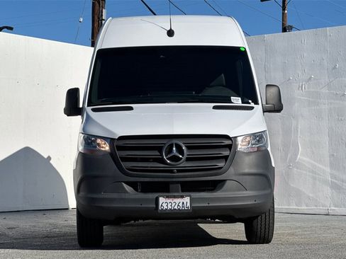 Used 2024 Mercedes-Benz Sprinter 2500 image 9