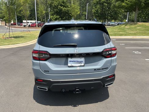 Used 2025 Honda Pilot Black Edition image 9