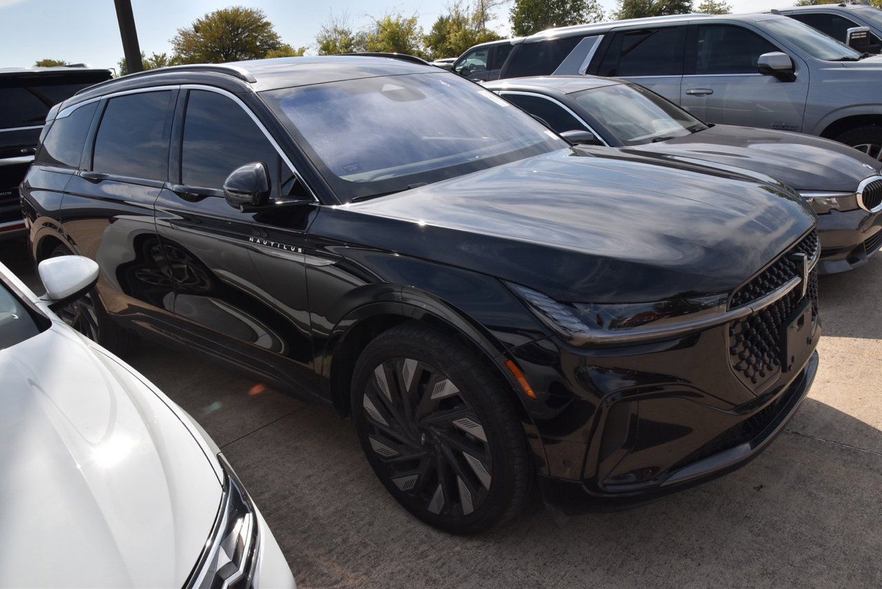 Used 2024 Lincoln Nautilus Black Label w/ Jet Appearance Package (87T) AWD/4WD image 5