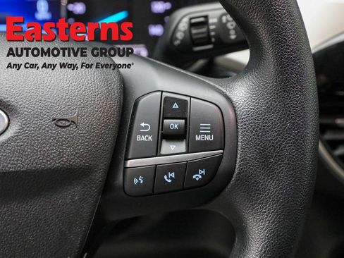 Used 2022 Ford Escape SE image 16