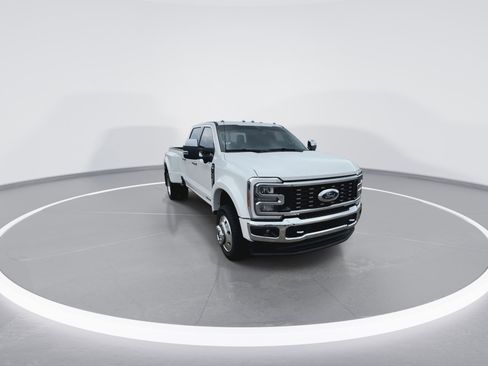 Certified 2024 Ford F450 Lariat w/ Lariat Ultimate Package image 4