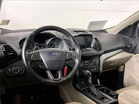 Used 2017 Ford Escape SE w/ SE Leather Comfort Package AWD/4WD image 4