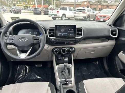 New 2025 Hyundai Venue SEL image 45