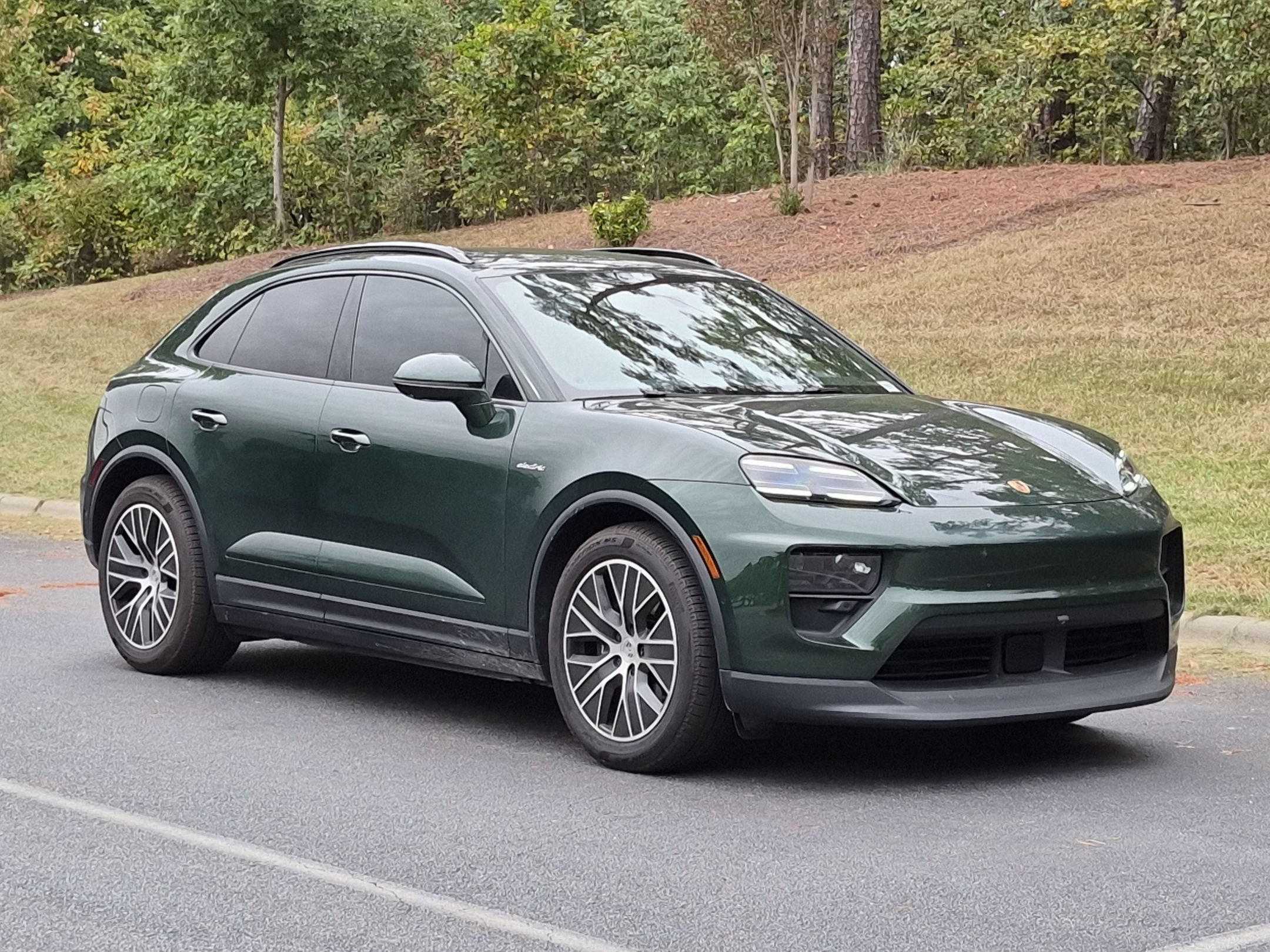 Certified 2026 Porsche Macan 4 Electric AWD/4WD image 25