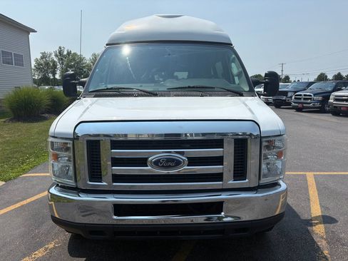 Used 2012 Ford E-350 and Econoline 350 XLT RWD image 3