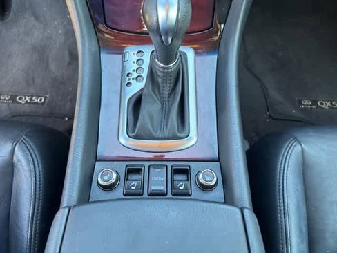 Used 2017 INFINITI QX50 2WD w/ Deluxe Touring Package image 18