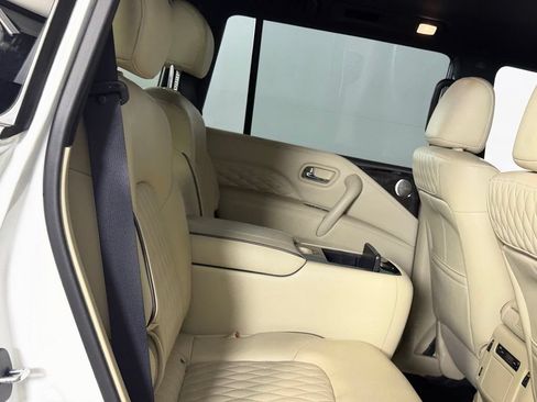 Used 2024 INFINITI QX80 Sensory AWD/4WD image 28
