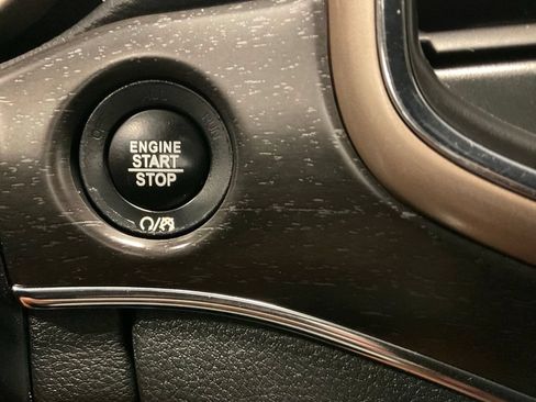 Used 2017 Jeep Grand Cherokee Limited AWD/4WD image 20