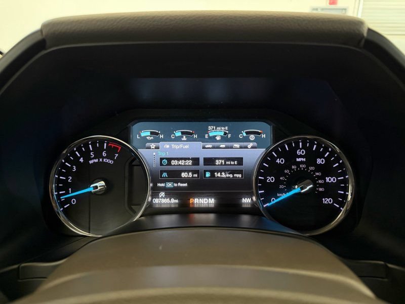 Used 2018 Ford Expedition Limited w/ Equipment Group 301A RWD image 29