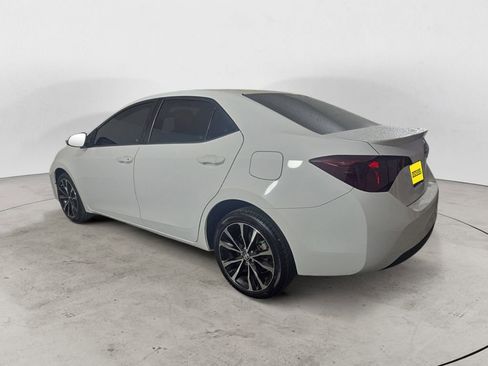 Used 2017 Toyota Corolla SE w/ Carpet Mat Package (TMS) FWD image 3