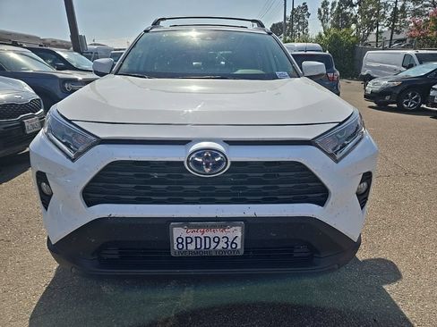 Used 2020 Toyota RAV4 XLE w/ Convenience Package AWD/4WD image 2