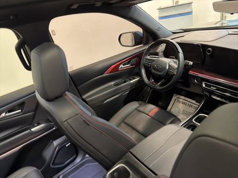 Used 2024 Chevrolet Traverse RS image 29