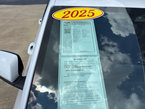 Used 2025 Chevrolet Equinox LT FWD image 14