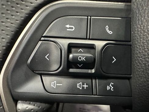 Used 2025 Toyota 4Runner Limited image 18