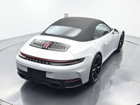 Certified 2025 Porsche 911 Carrera RWD image 38