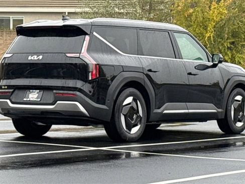 New 2026 Kia EV9 Wind image 5