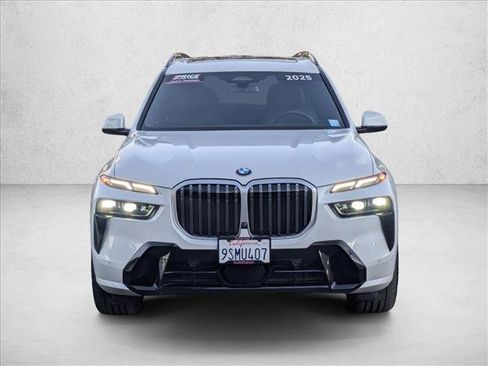 Used 2025 BMW X7 xDrive40i w/ M Sport Package image 2