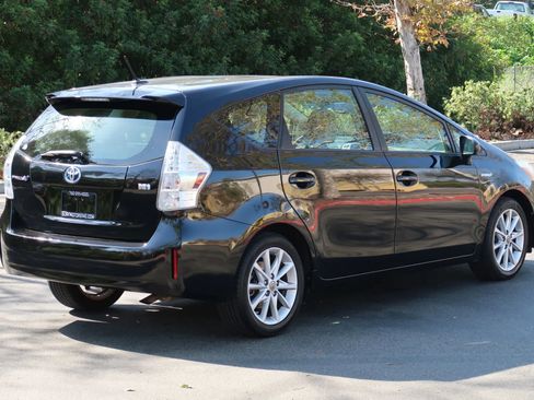 Used 2012 Toyota Prius V Two image 5