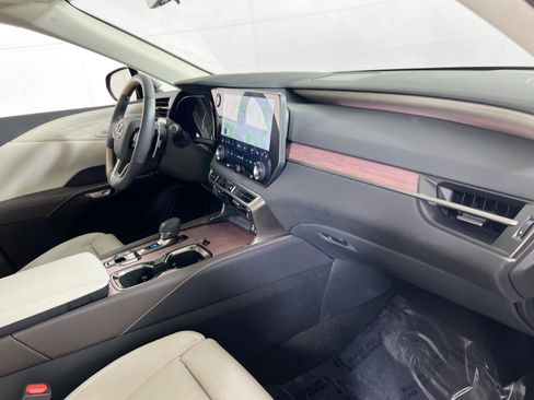 Used 2023 Lexus RX 350 w/ Accessory Package (2T) AWD/4WD image 31