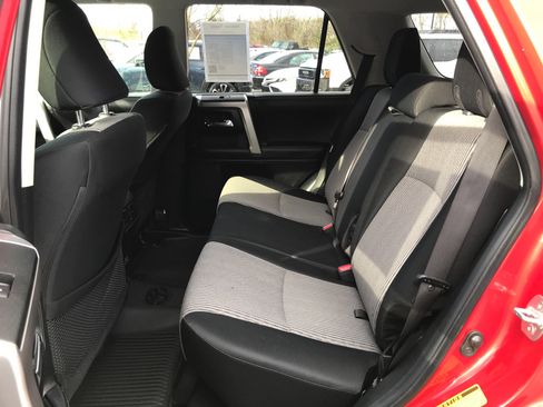 Used 2024 Toyota 4Runner SR5 image 23