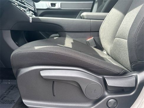 Used 2025 Hyundai Santa Fe SE image 12