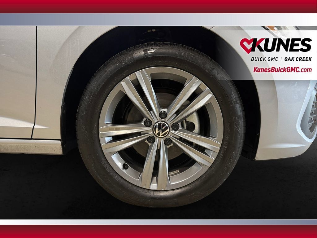 Used 2024 Volkswagen Jetta SE FWD image 13