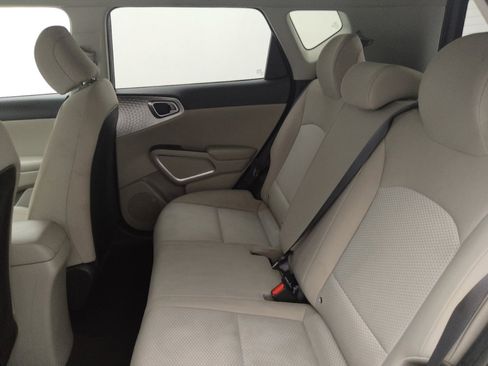 Used 2020 Kia Soul LX FWD image 18