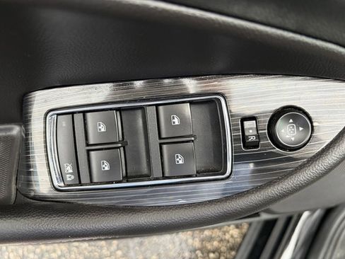 Used 2016 Chevrolet Impala LT w/ Convenience Package FWD image 14
