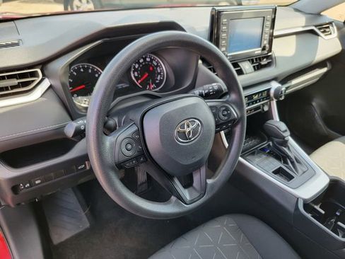 Used 2022 Toyota RAV4 XLE image 15
