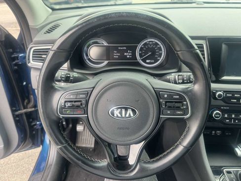 Used 2018 Kia Niro EX image 40