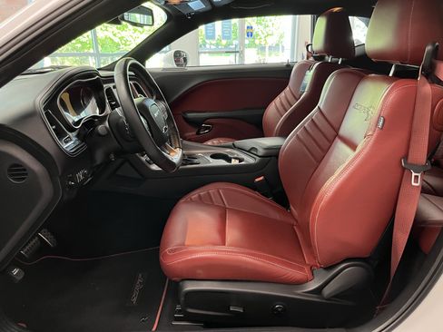 Used 2023 Dodge Challenger SRT Hellcat w/ Driver Convenience Group RWD image 11