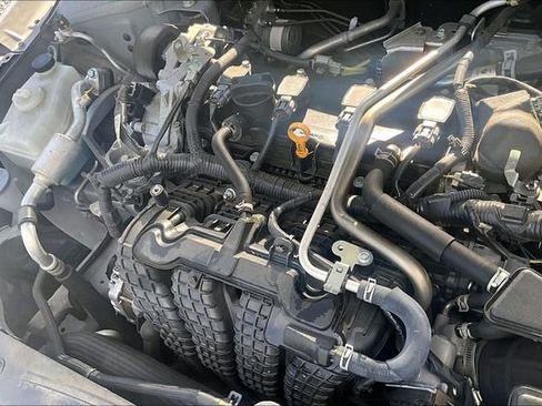 Used 2024 Nissan Altima 2.5 SV FWD image 31