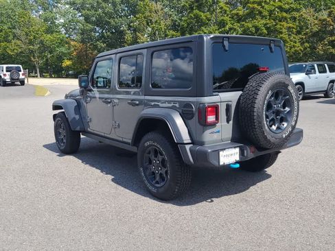 Used 2023 Jeep Wrangler Unlimited w/ Cold Weather Group AWD/4WD image 5
