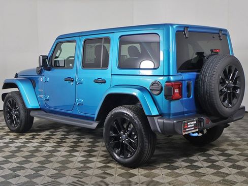 Used 2024 Jeep Wrangler Unlimited Sahara AWD/4WD image 8
