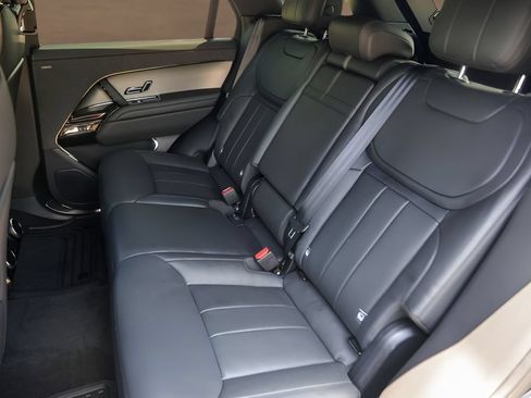 Used 2026 Land Rover Range Rover Sport SE AWD/4WD image 20