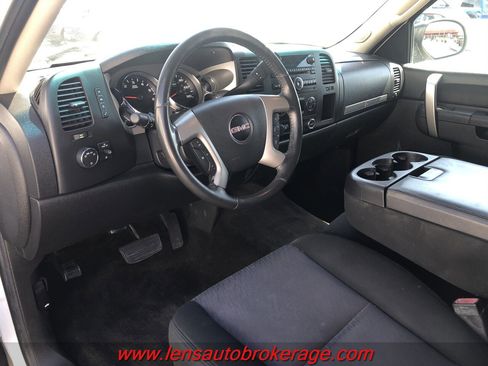 Used 2011 GMC Sierra 1500 SLE w/ Power Tech Package AWD/4WD image 10