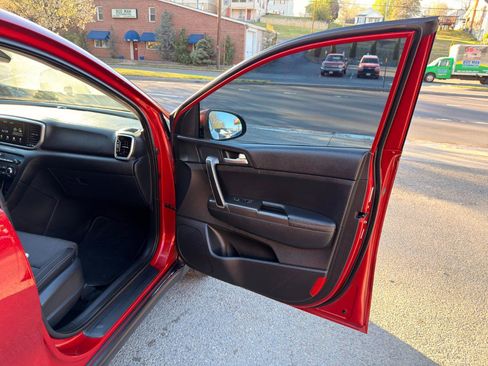 Used 2020 Kia Sportage LX image 15