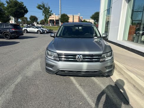 Used 2021 Volkswagen Tiguan S FWD image 3