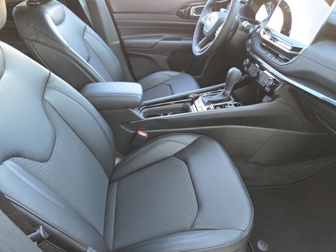 New 2026 Jeep Compass Latitude image 12