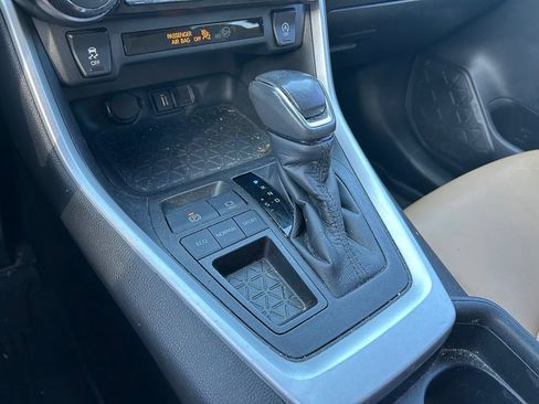 Used 2021 Toyota RAV4 XLE Premium FWD image 28